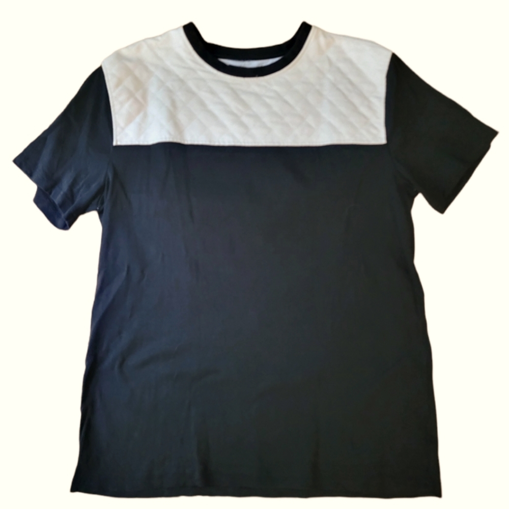 SMOKE-RISE black and white T-Shirt.